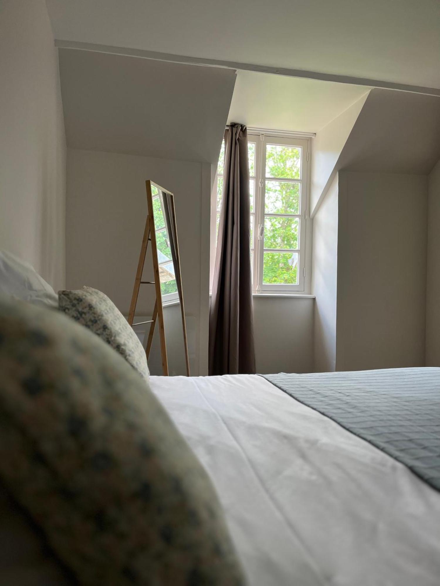 Bed and Breakfast Abbaye De Blanchelande Neufmesnil Habitación foto